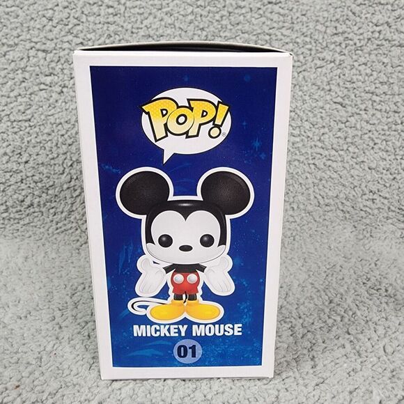 Funko Pop! Disney Mickey Mouse #01 Diamond Collection - Hot Topic Exclusive - Picture 4 of 6